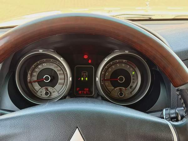 Mitsubishi Pajero GLS V6 3.8 Full Options 7 Seater 2014 Model GCC Specs With Partial Service History