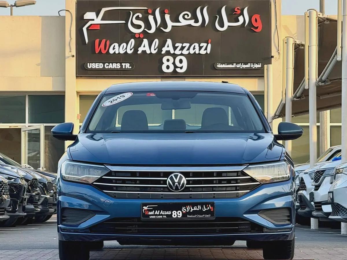 Volkswagen Jetta, 2019 American specs, fully loaded, in excellent condition.-0-0