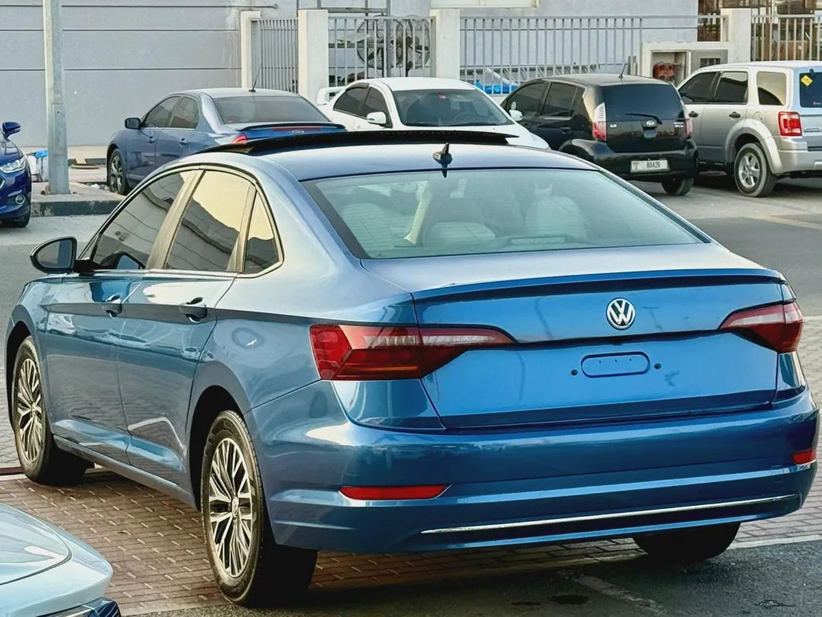 Volkswagen Jetta, 2019 American specs, fully loaded, in excellent condition.-4-4