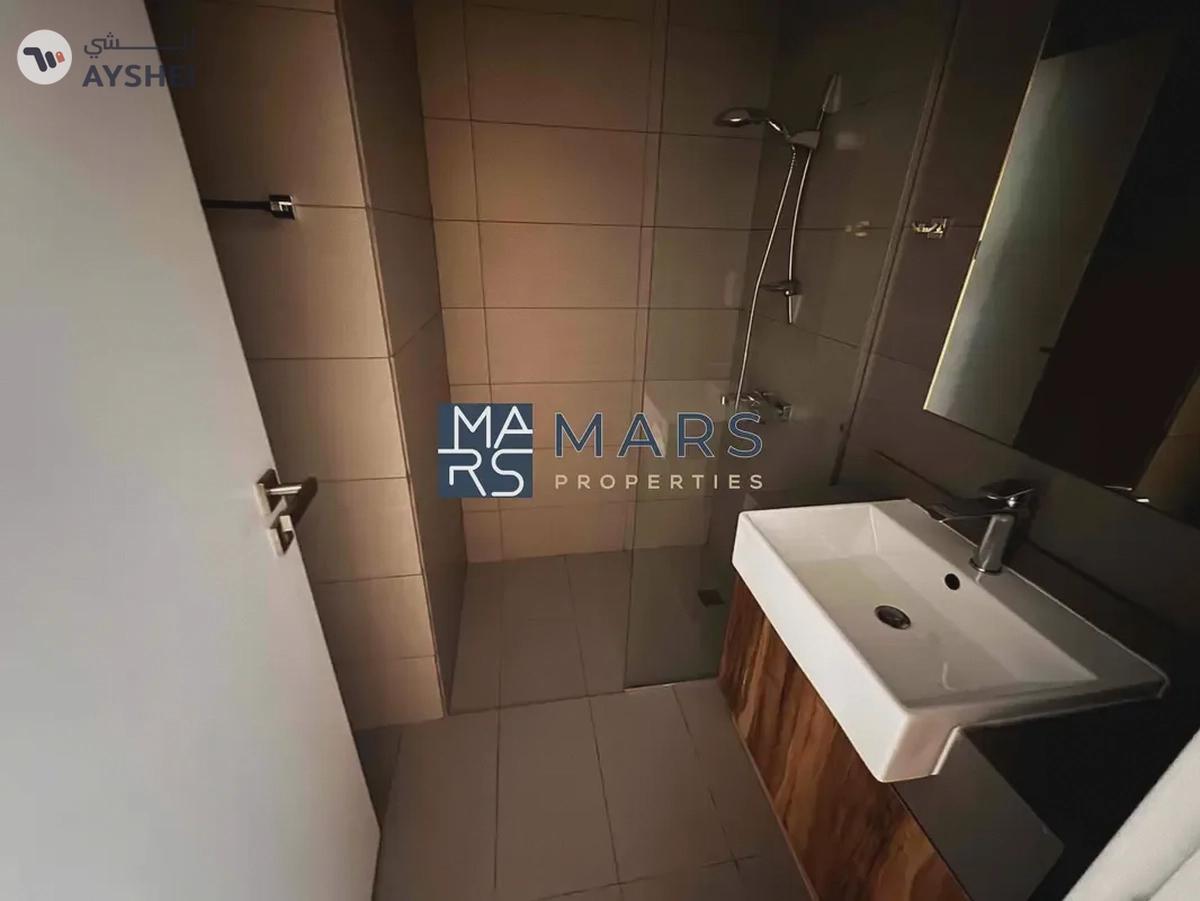 | Spacious Studio | Kitchen Appliances | Prime Location |-3-3