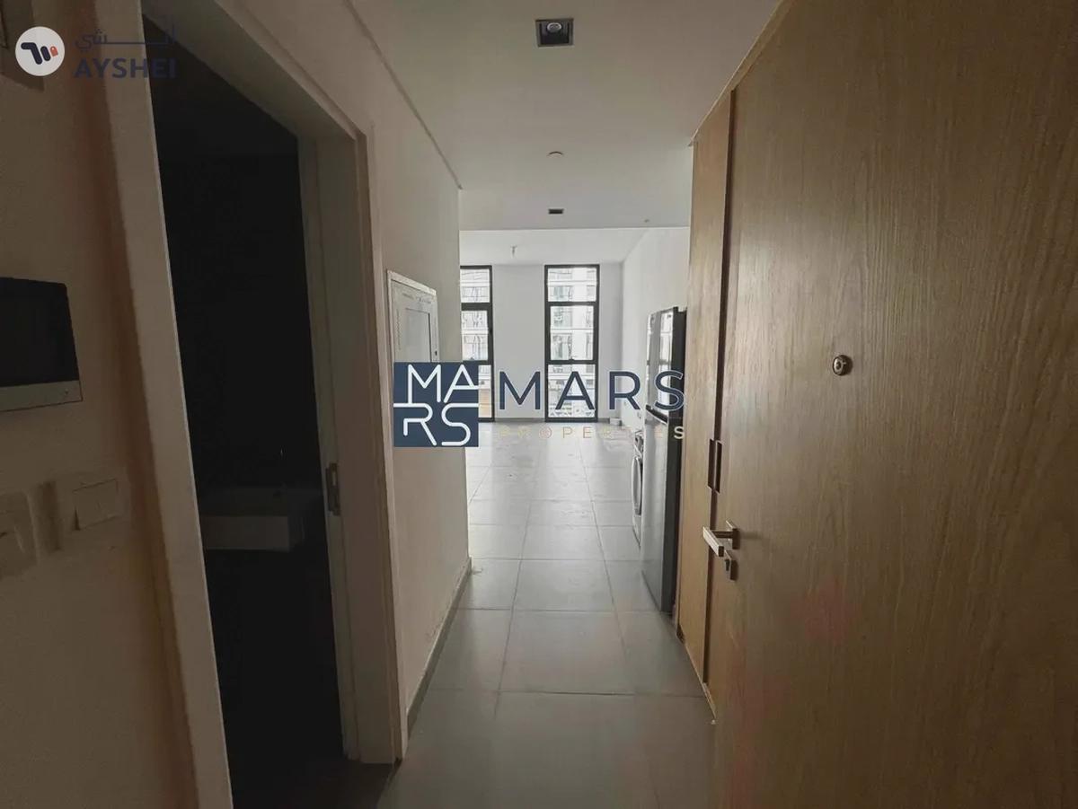 | Spacious Studio | Kitchen Appliances | Prime Location |-6-6