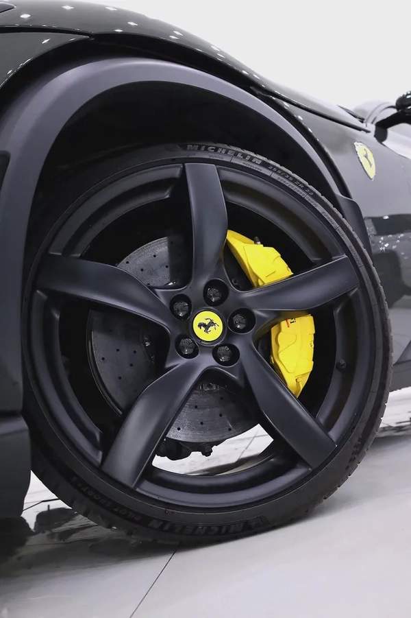 FERRARI PUROSANGUE - CARBON PACKAGE IN SPECIAL GRIGIO GRAY