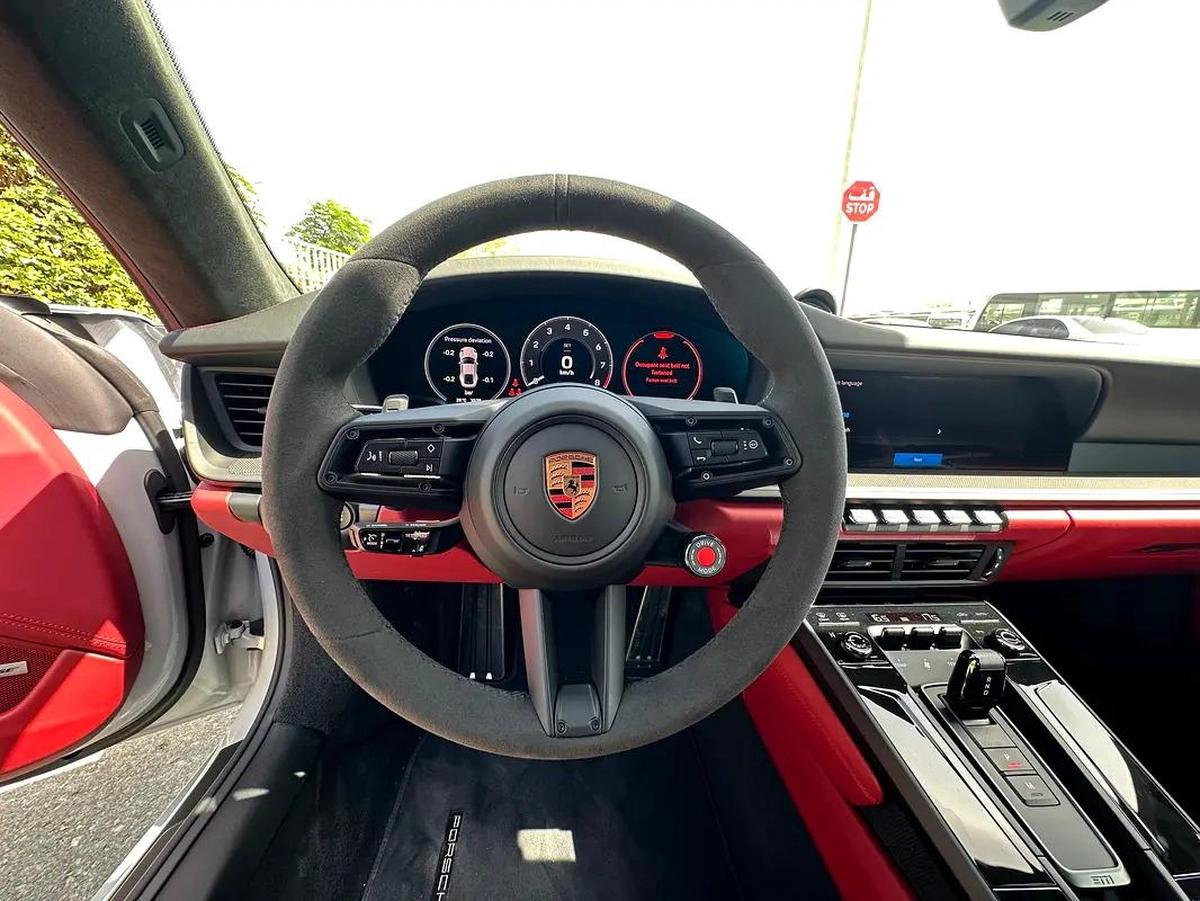 2026 Porsche 911 Carrera GTS - GCC Specs --9-9