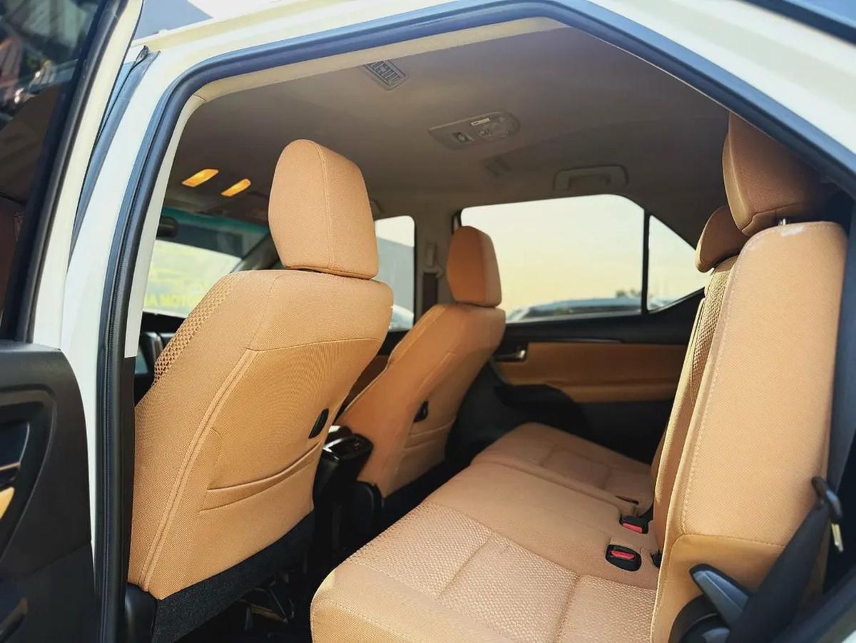 GCC Specs Toyota Fortuner EXR 2022 - Excellent Condition-8-8