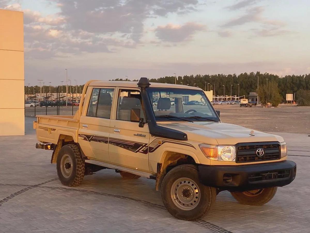 Toyota Land Cruiser Double chapin 2017-0-0