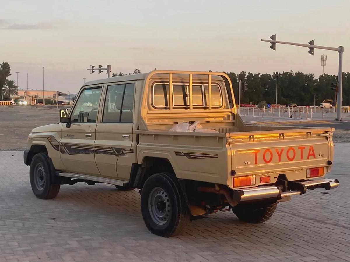 Toyota Land Cruiser Double chapin 2017-4-4