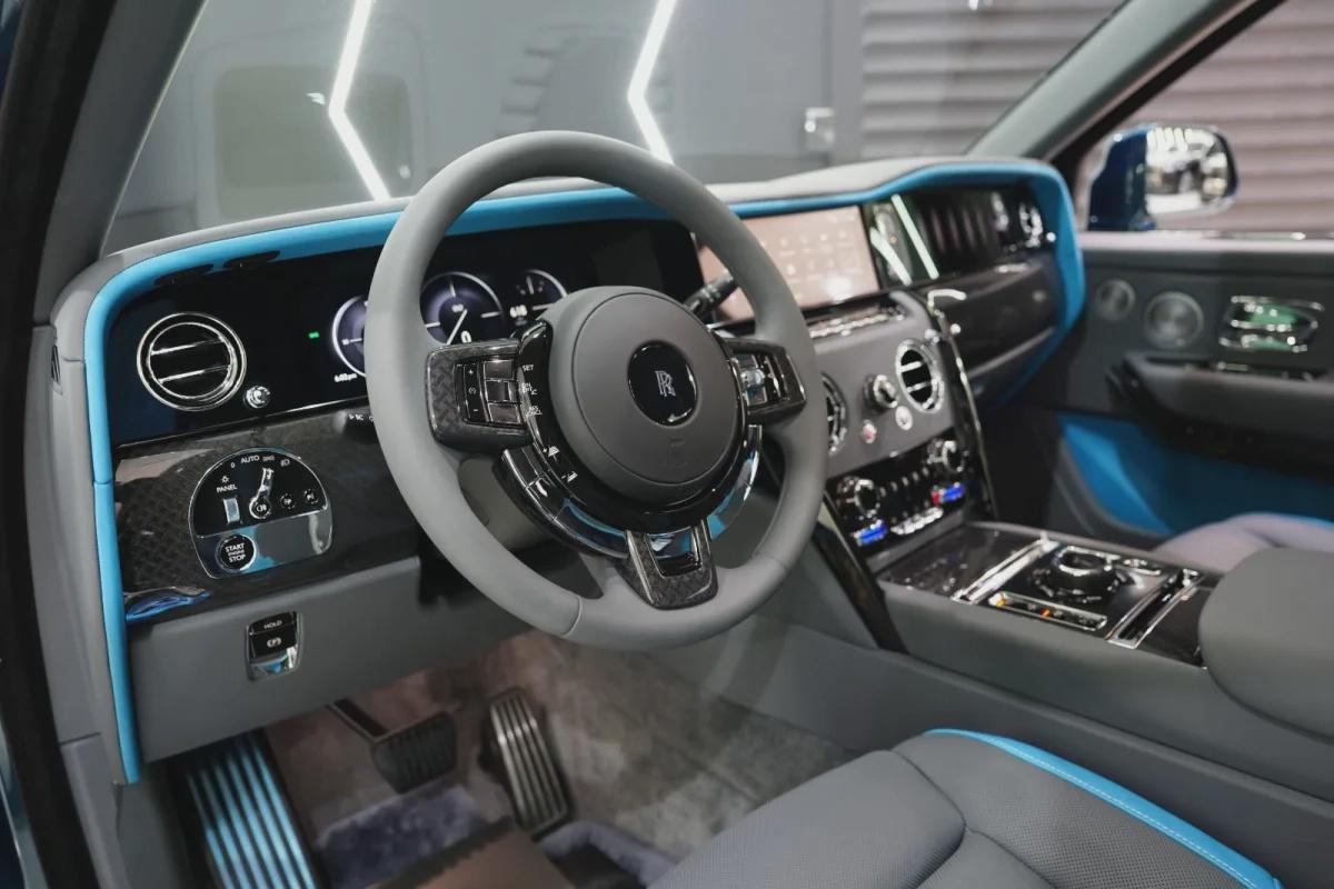 Rolls-Royce Cullinan Black Badge Series II-12-12