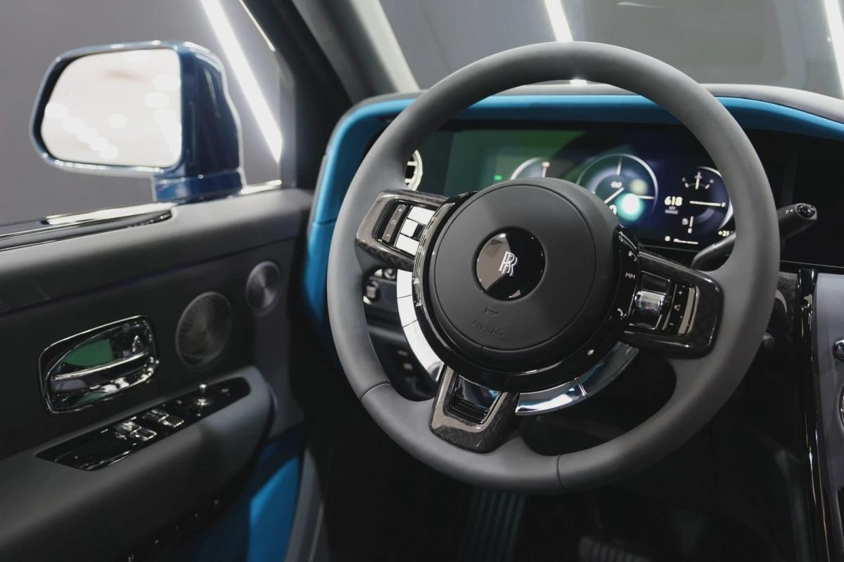 Rolls-Royce Cullinan Black Badge Series II-11-11