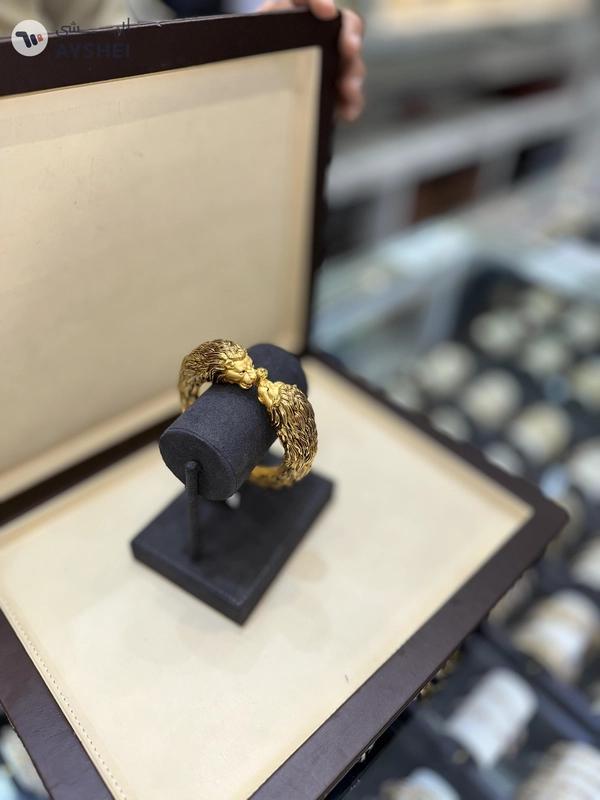 Exquisite 22 Carat Gold Lion King Bangle - Ayshei Auction