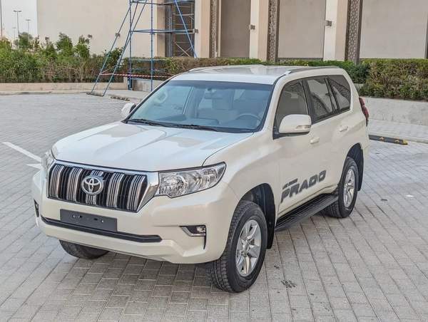 2023 TOYOTA PRADO V4 2.7L ORIGINAL PAINT ACCIDENT FREE LOW MILEAGE IN EXCELLENT CONDITION