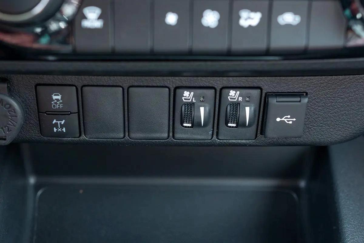 2026 Toyota Hilux DC S-GLX 2.7L Petrol AT-2-2
