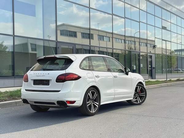 Porsche Cayenne GTS 2013 - GCC Specs