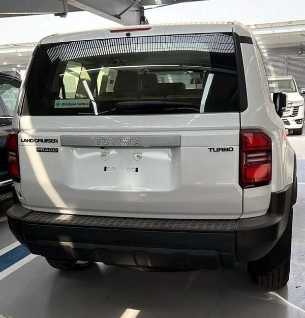 Toyota Prado 2.4L PETROL 2024 GCC