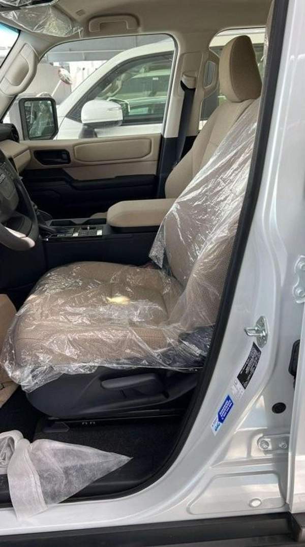 Toyota Prado 2.4L PETROL 2024 GCC