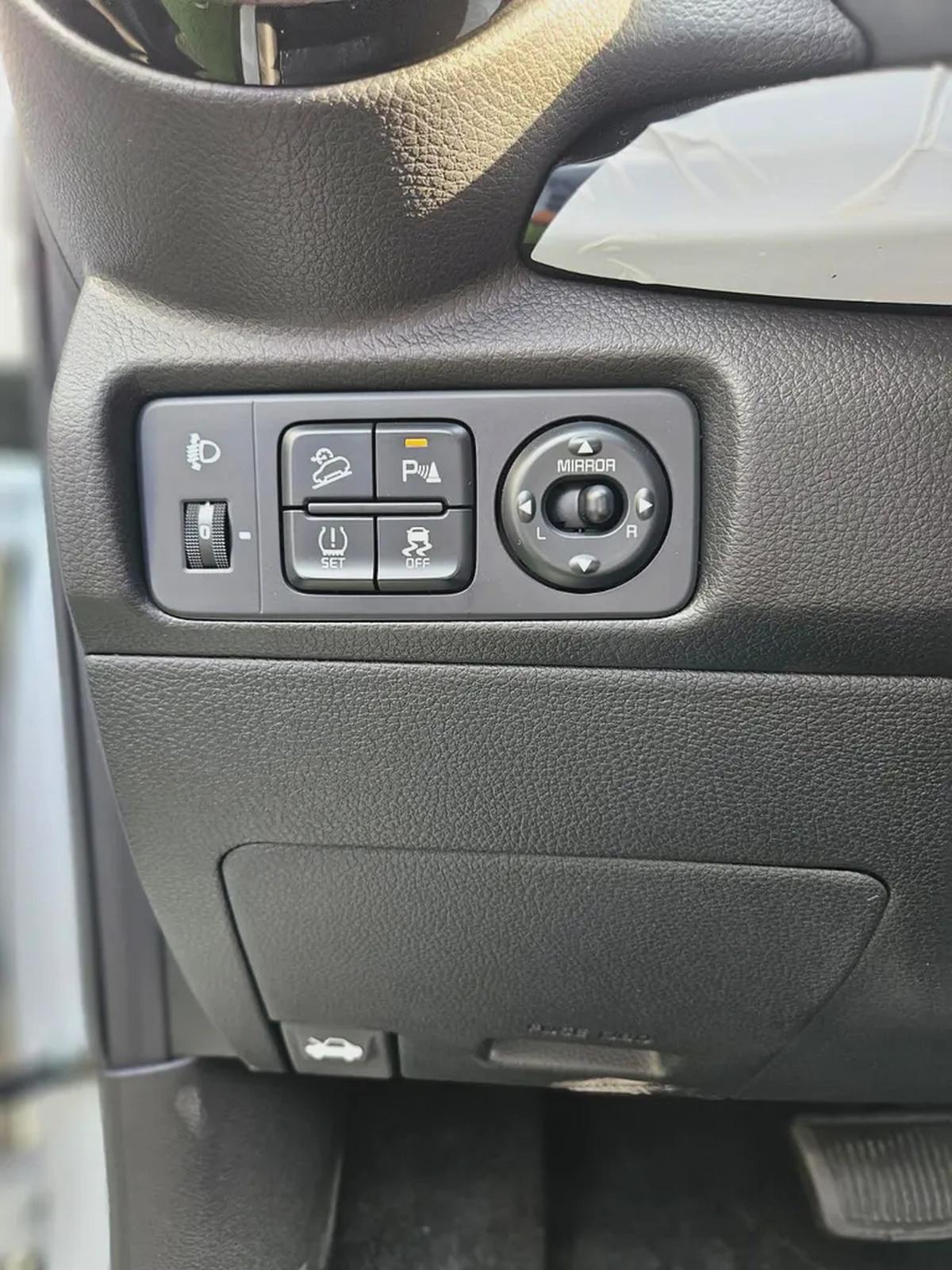 KIA / KX1 / 2025 / FULL OPTIONE / SUNROOF / LEATHER SEATS / DRIVE MODE-8-8