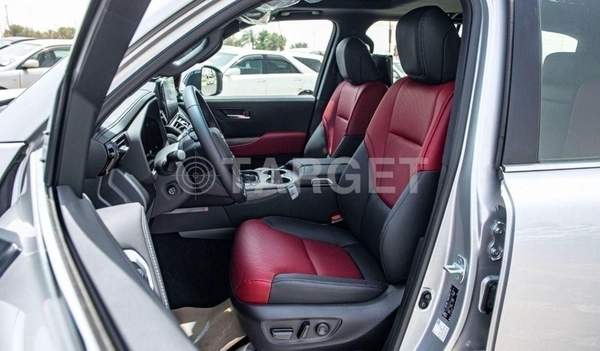 Toyota Land Cruiser LC300 VXR 3.3D AT MY2024 – SILVER