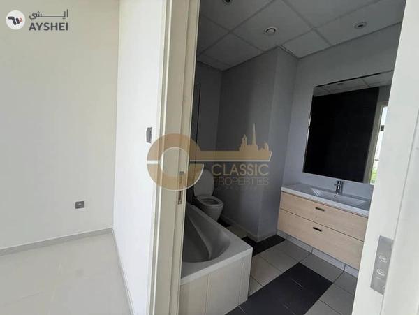 Spacious 3 Bedroom Townhouse | Vacant Now