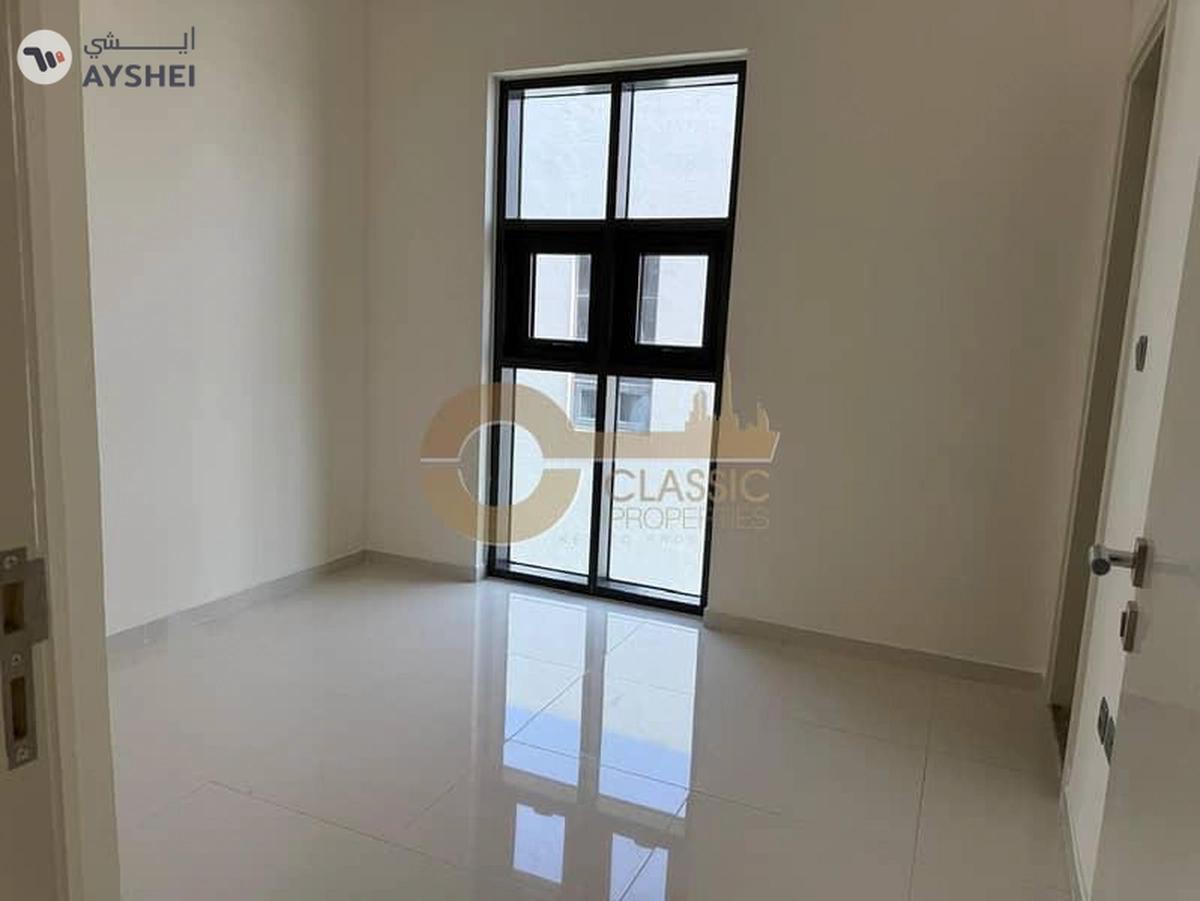 Spacious 3 Bedroom Townhouse | Vacant Now-14-14