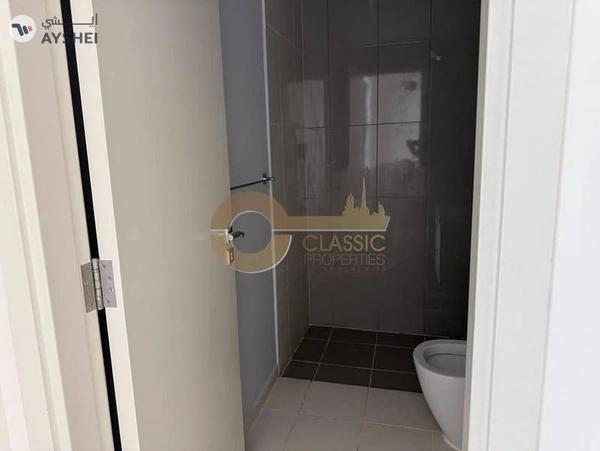 Spacious 3 Bedroom Townhouse | Vacant Now