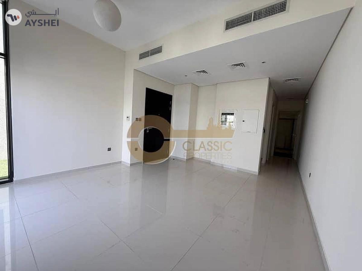 Spacious 3 Bedroom Townhouse | Vacant Now-1-landscape