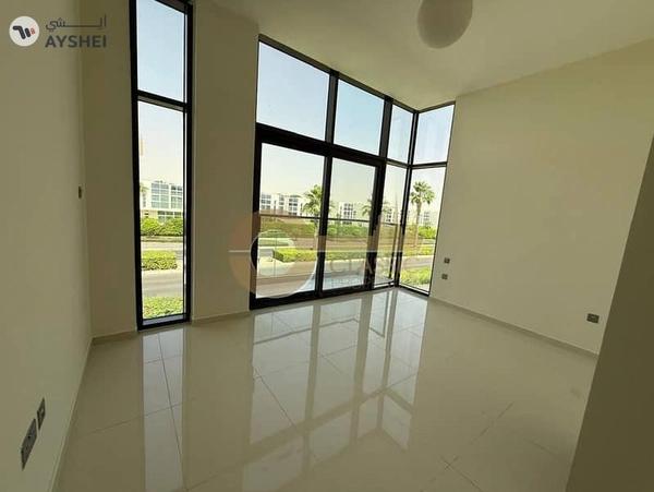 Spacious 3 Bedroom Townhouse | Vacant Now