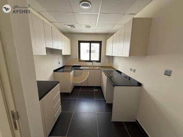 Spacious 3 Bedroom Townhouse | Vacant Now