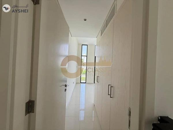 Spacious 3 Bedroom Townhouse | Vacant Now