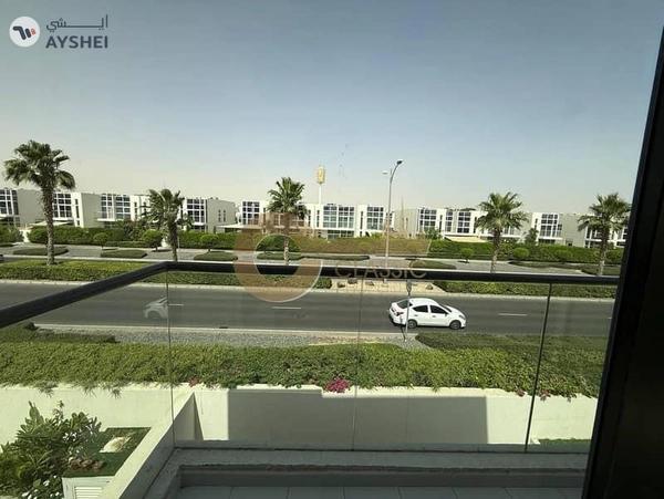 Spacious 3 Bedroom Townhouse | Vacant Now