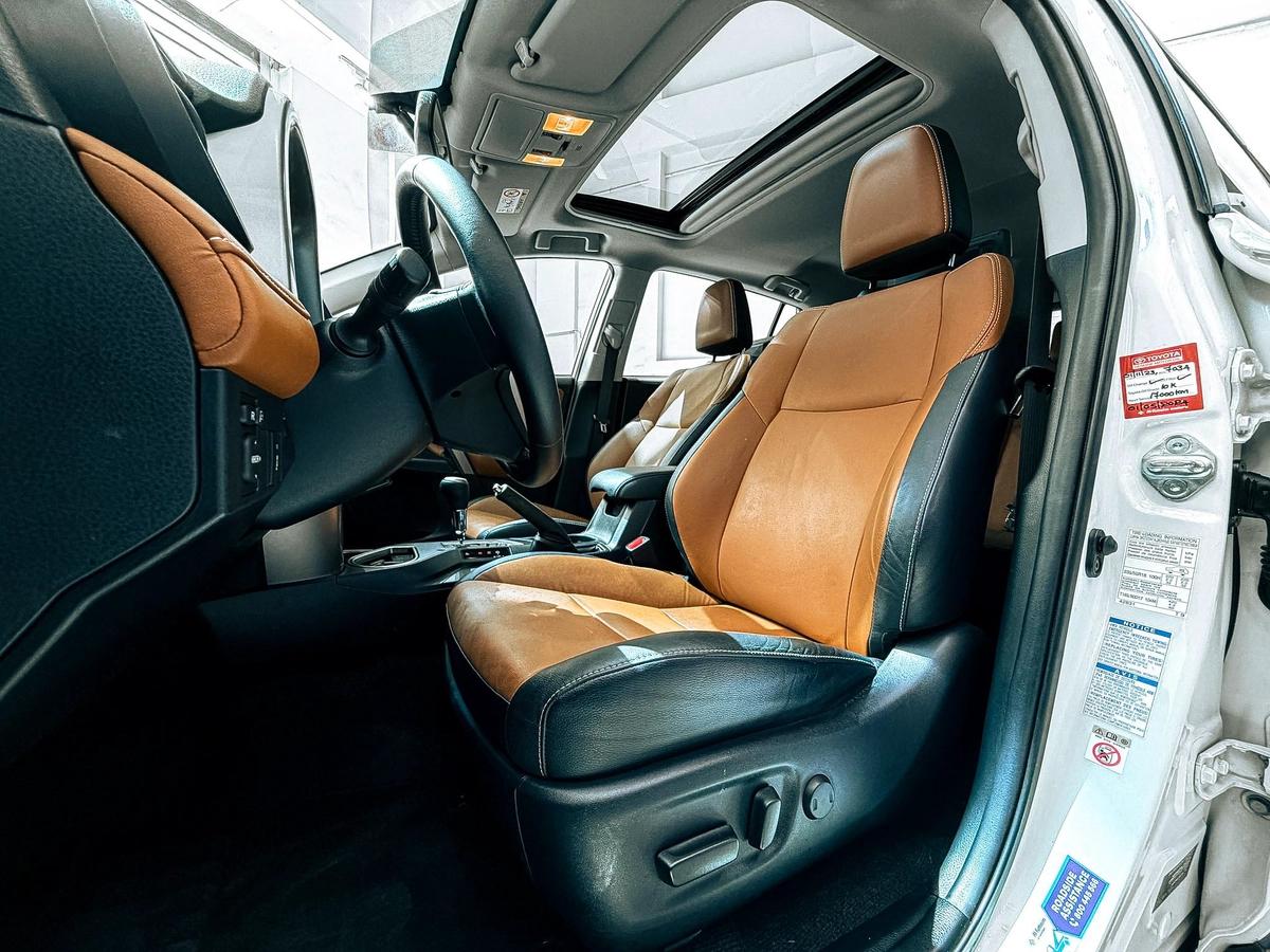 Massive Price Drop!!! // AED 2,900 // 20%DP // 2016 Toyota Rav 4 VXR // 24 Months-5-5