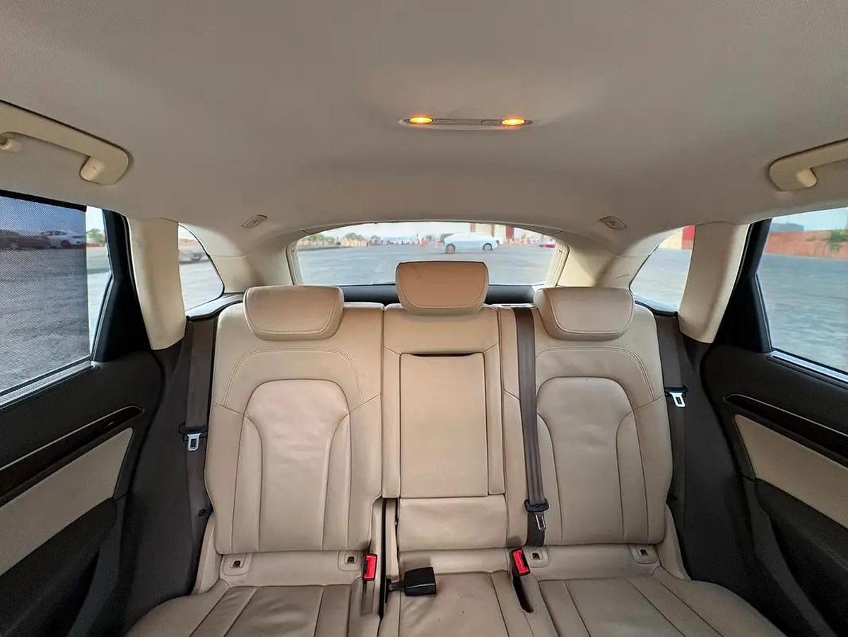 AED 1,980 P.M | 0% DOWN PAYMENT | AUDI Q5 TFSI 40 QUATTRO A/T | 2017 | GCC SPECS-2-2