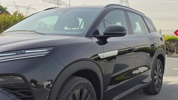 BYD ATTO 8 Premium (Black)