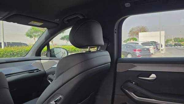 BYD ATTO 8 Premium (Black)