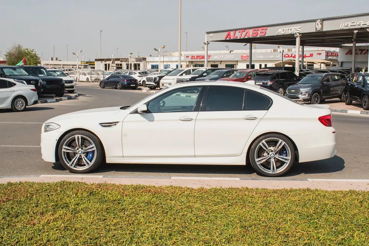 2012 - BMW M5 - IMMACULATE CONDITION - ONLY 82,000 KM DONE-4-4