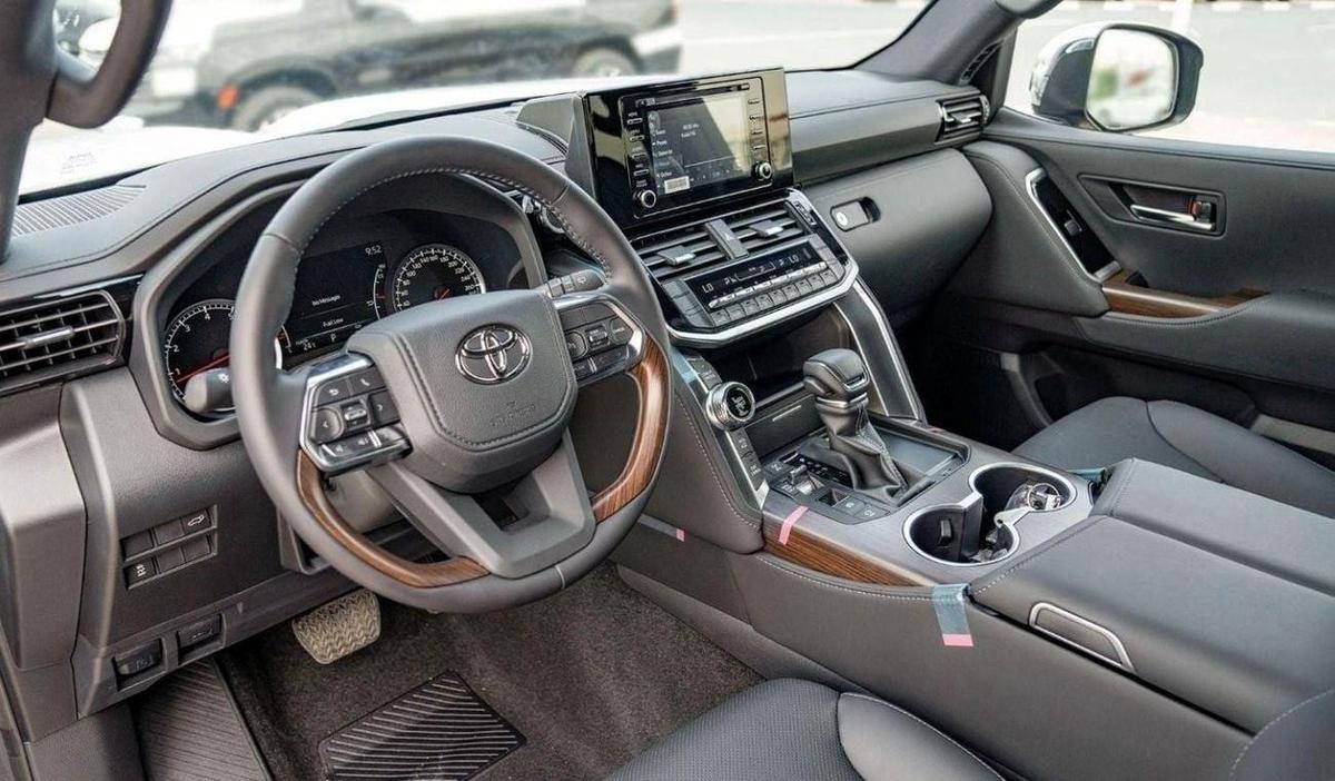 Toyota Land Cruiser LC300 VX 3.5P AT MY2024 – GREY-6-6