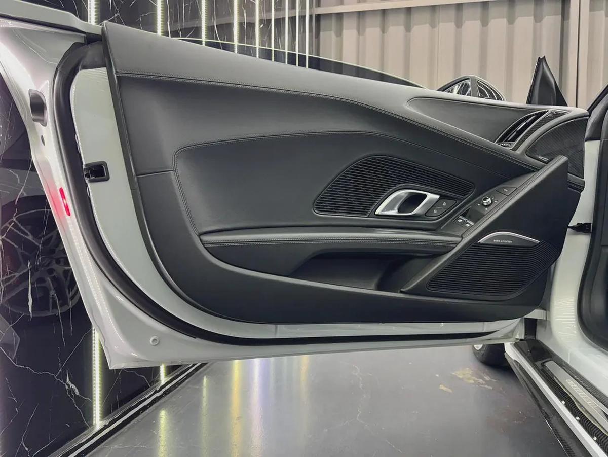 Audi R8 2019 ,5.2L V10,Suzuka Grey,European specs for 320,000.00 AED-9-9