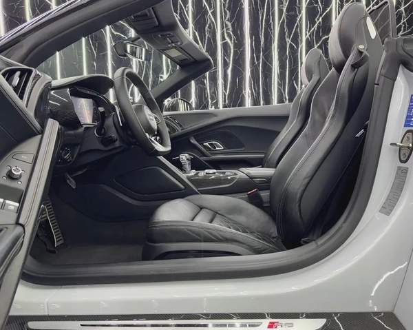 Audi R8 2019 ,5.2L V10,Suzuka Grey,European specs for 320,000.00 AED