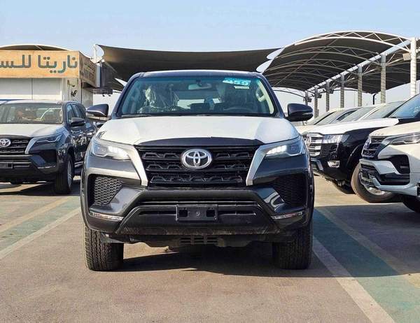 Toyota Fortuner G | 2.7L V4 PETROL | ALLOY RIMS | MANUAL A/C | 4WD | CODE # G GRAY