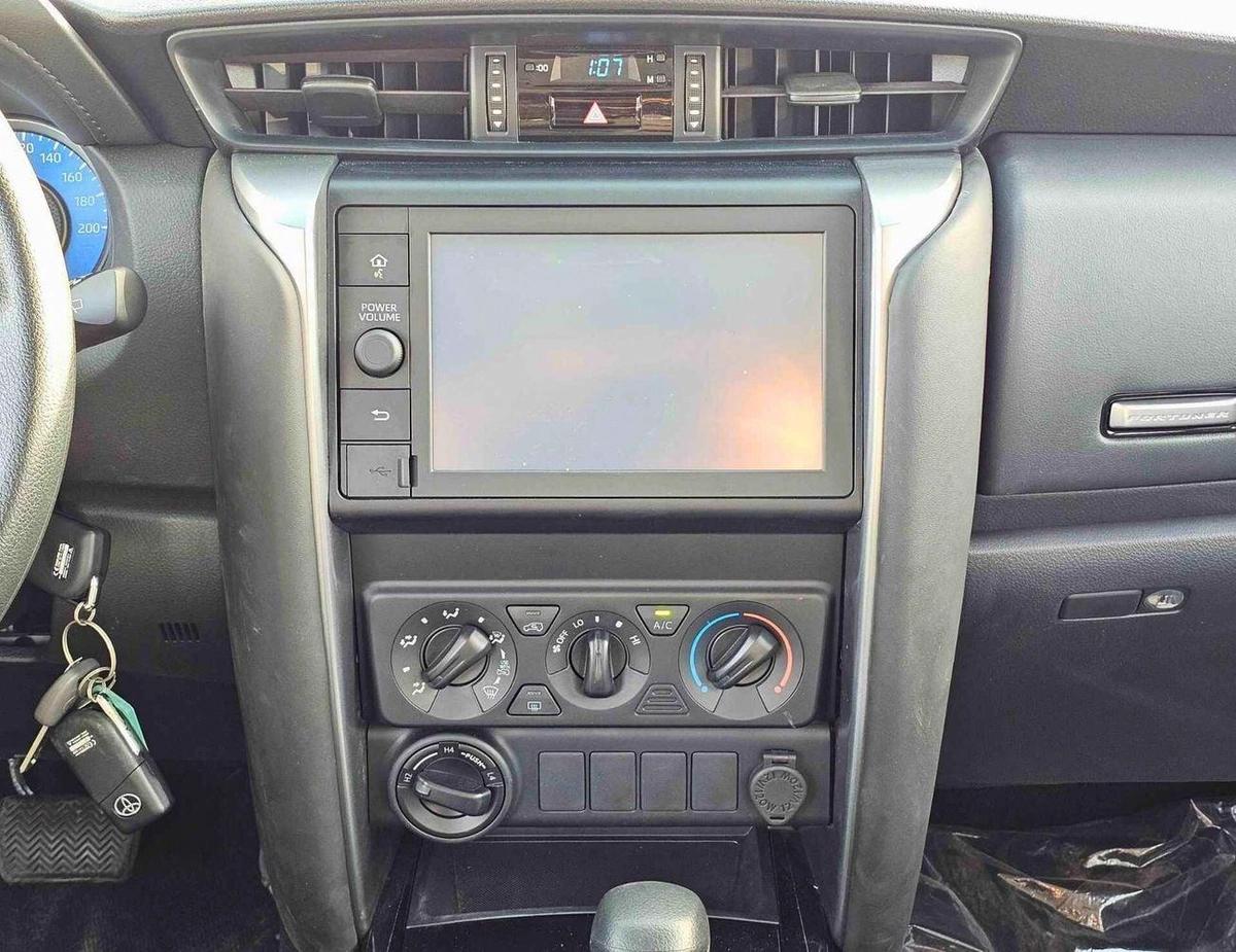 Toyota Fortuner G | 2.7L V4 PETROL | ALLOY RIMS | MANUAL A/C | 4WD | CODE # G GRAY-5-5