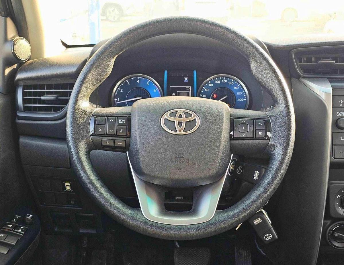 Toyota Fortuner G | 2.7L V4 PETROL | ALLOY RIMS | MANUAL A/C | 4WD | CODE # G GRAY-7-7