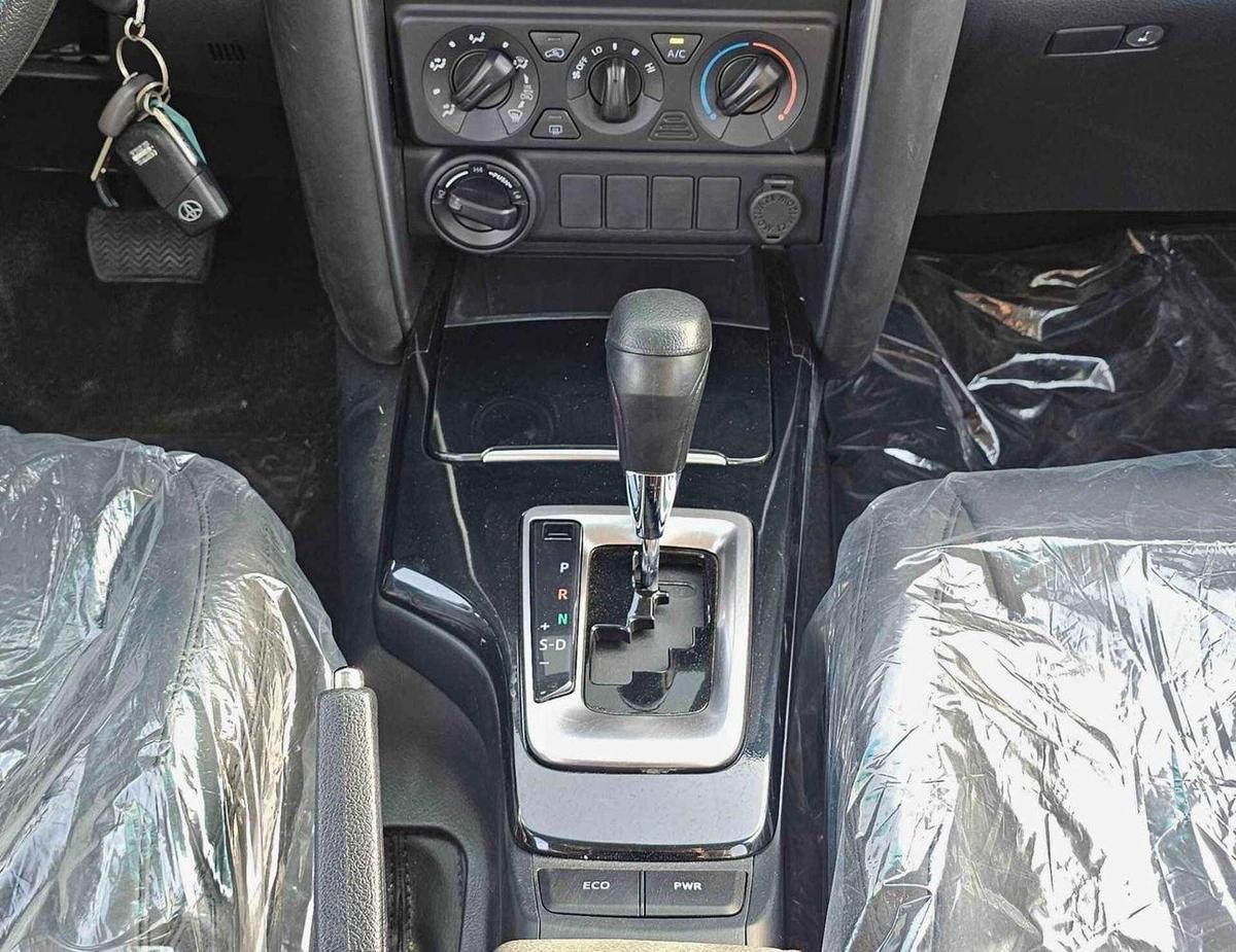 Toyota Fortuner G | 2.7L V4 PETROL | ALLOY RIMS | MANUAL A/C | 4WD | CODE # G GRAY-8-8