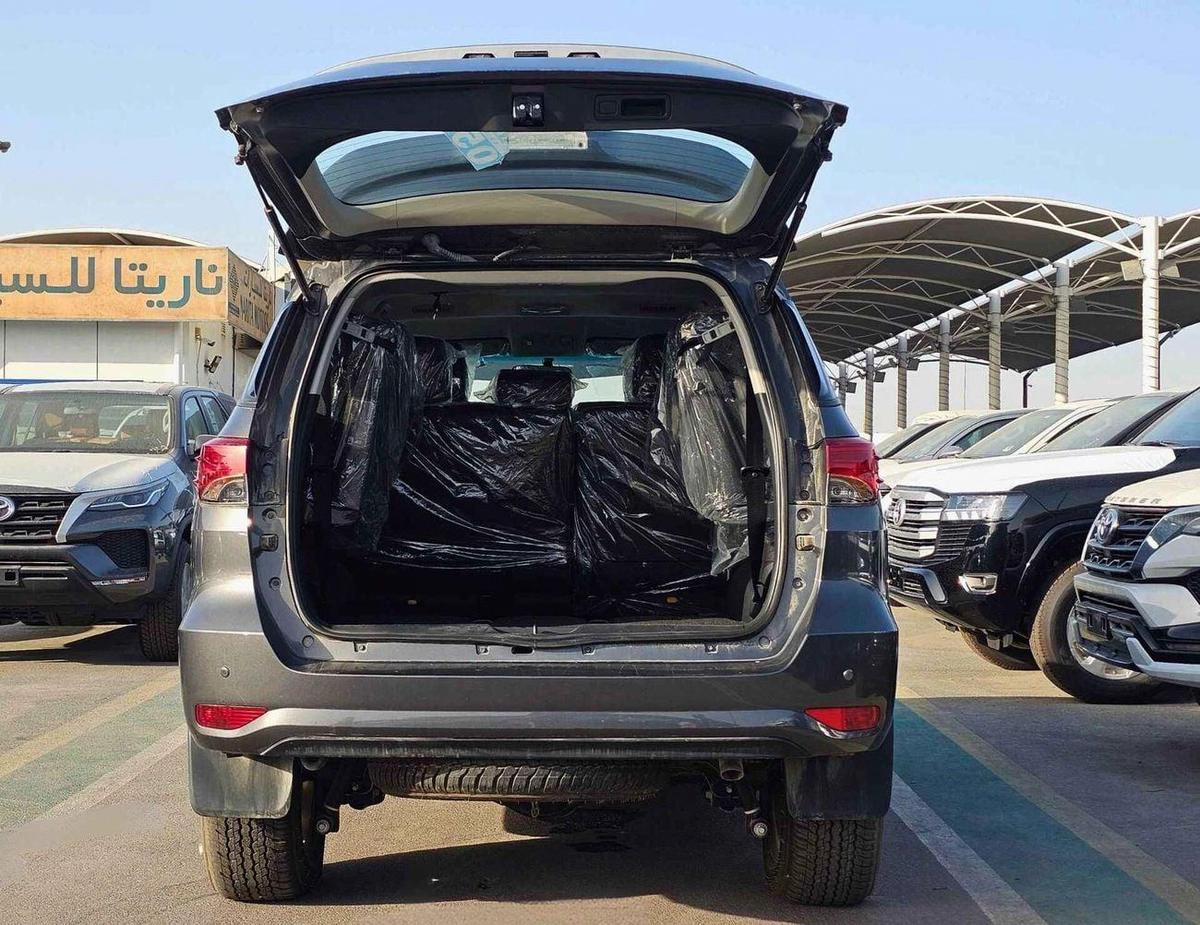 Toyota Fortuner G | 2.7L V4 PETROL | ALLOY RIMS | MANUAL A/C | 4WD | CODE # G GRAY-12-12