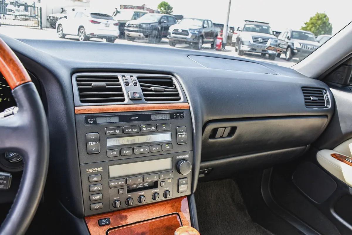 1998 - LEXUS LS400 - SUPER CLEAN - ONLY 89,000 KM-12-12