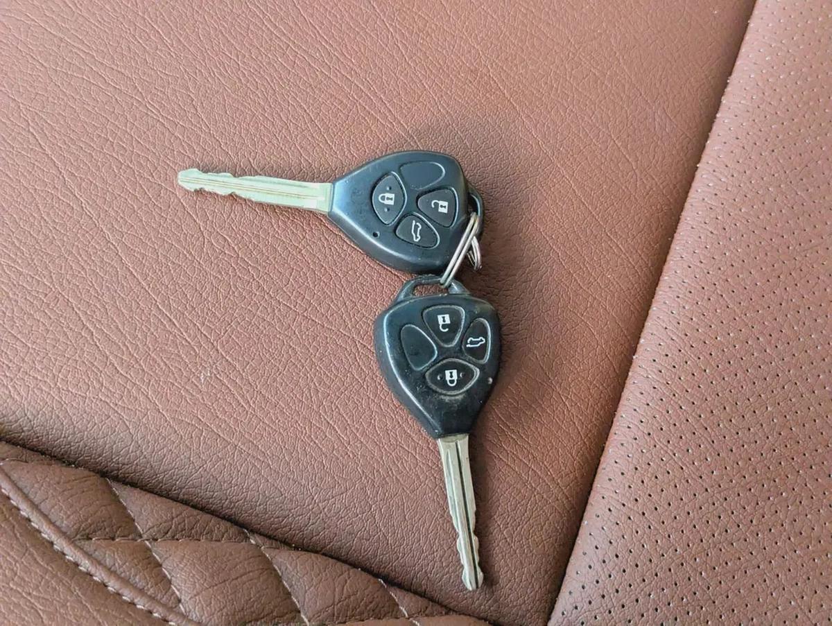 TOYOTA PRADO 2014 FACELIFTED 2023 WITH INTERIOR AND EXTERIOR GCC V4 2.7L IN EXCELLENT CONDITION-3-3