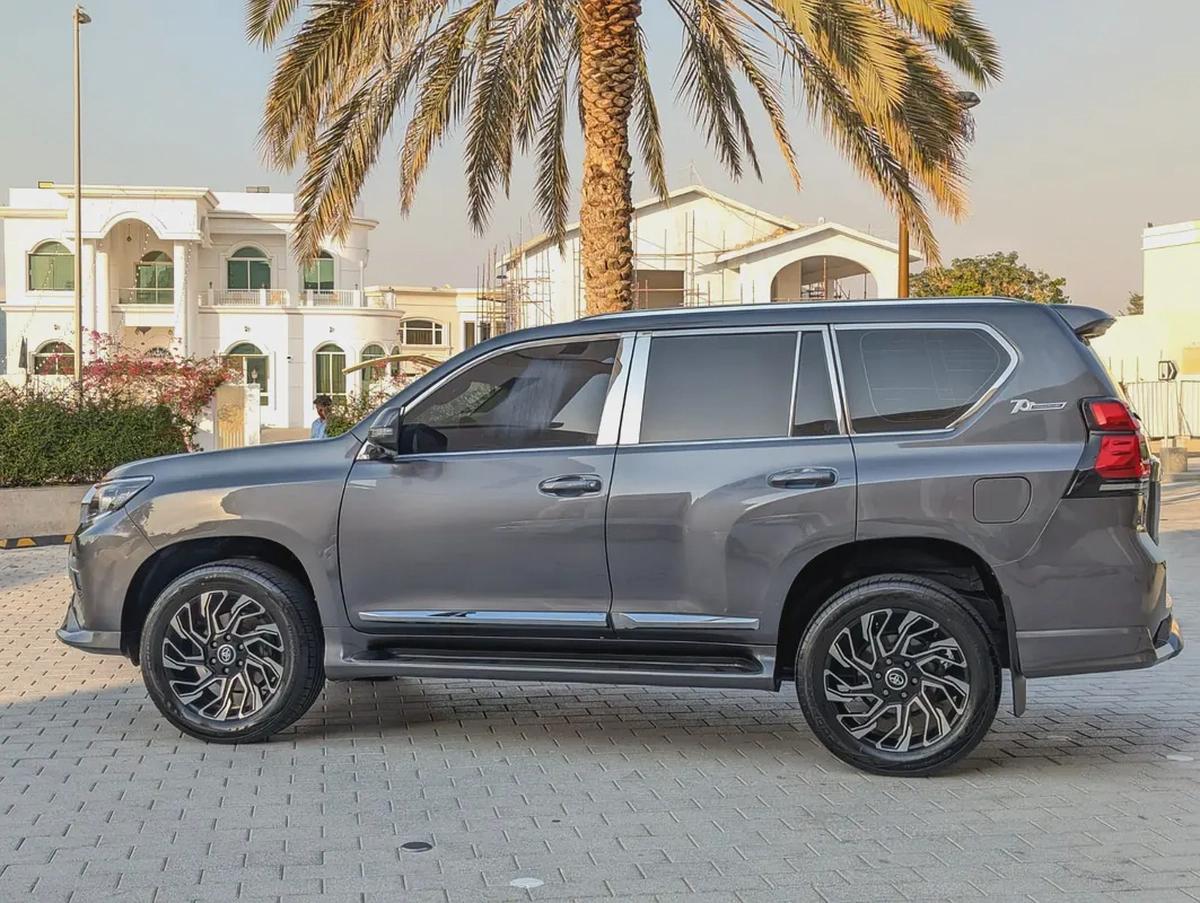 TOYOTA PRADO 2014 FACELIFTED 2023 WITH INTERIOR AND EXTERIOR GCC V4 2.7L IN EXCELLENT CONDITION-14-14