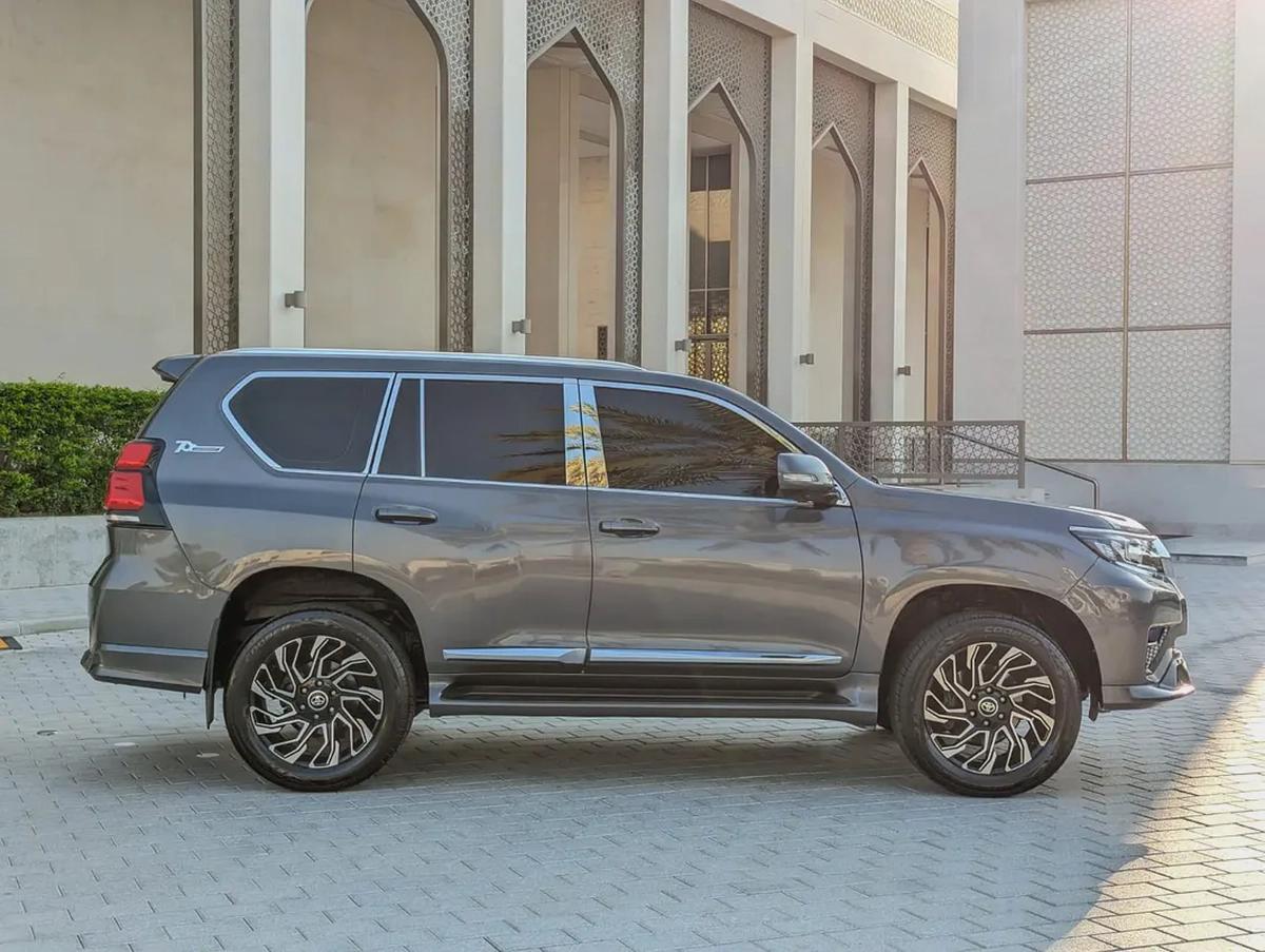 TOYOTA PRADO 2014 FACELIFTED 2023 WITH INTERIOR AND EXTERIOR GCC V4 2.7L IN EXCELLENT CONDITION-15-15