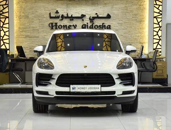 Porsche Macan ( 2020 Model ) in White Color GCC Specs