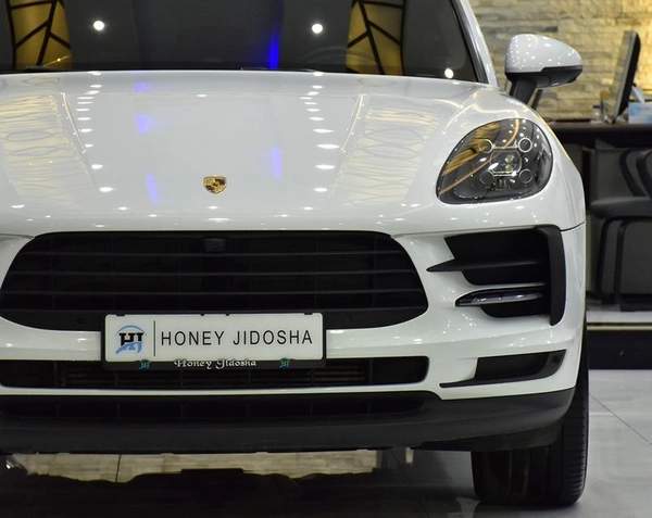 Porsche Macan ( 2020 Model ) in White Color GCC Specs
