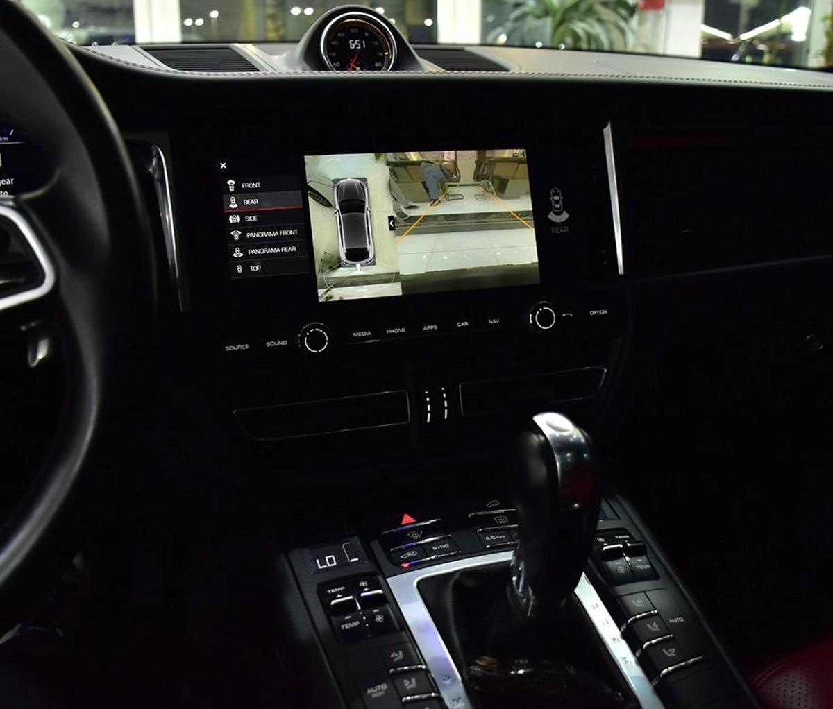 Porsche Macan ( 2020 Model ) in White Color GCC Specs-11-11