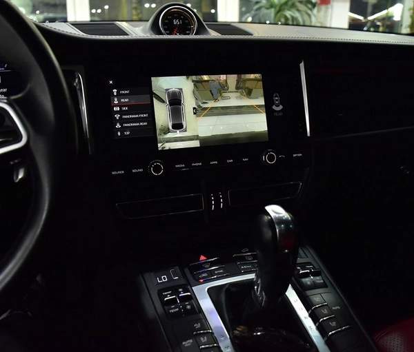Porsche Macan ( 2020 Model ) in White Color GCC Specs