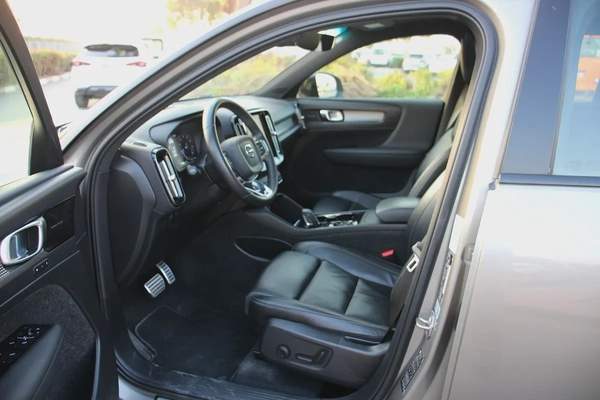 Volvo XC40 T4 R-design 2022, EMI (1095x60) Bank finance! Full agency history! Perfect condition!